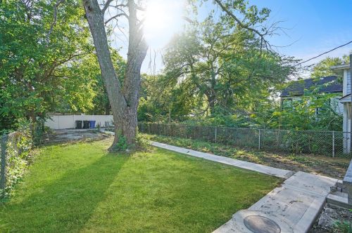 10219 Bensley Ave, Chicago IL 60617-6128 exterior