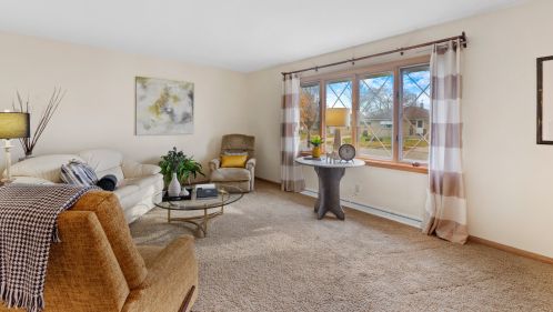 1526 Foster Ave, Milwaukee, WI 53221-2823