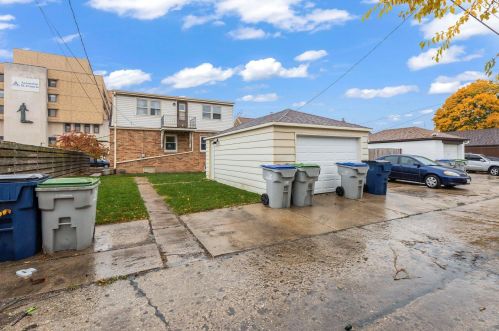 3230 16th St, Milwaukee WI  53215-4527 exterior