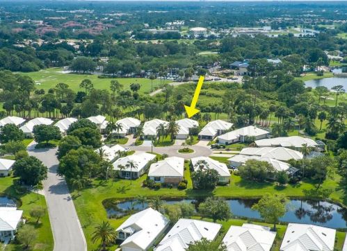 441 Fairway Lndg, Fort Pierce FL  34986-2168 exterior