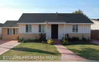624 Laurel St, Oxnard CA  93033-4625 exterior