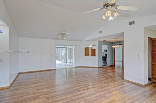 681 College Park Rd, Fort Pierce FL 34953-3330 exterior