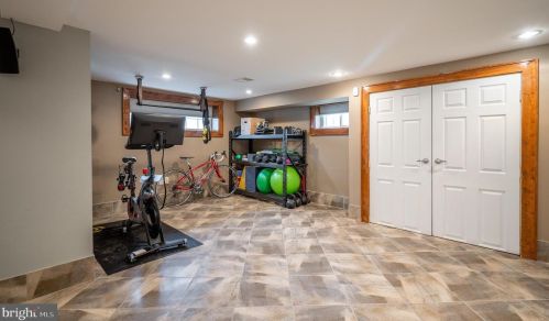 104 Monroe Ave, Alexandria VA 22301-1922 exterior