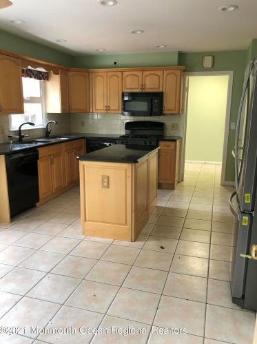 125 Larchwood Ave, West Long Branch NJ  07764-1753 exterior