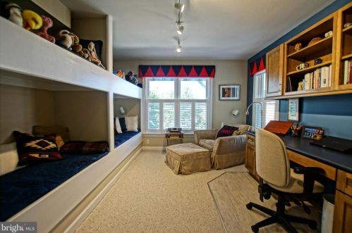 302 Cpe Shr Dr, Lewes DE 19958-3101 exterior