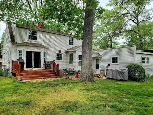 2414 Glenside Blvd, Meskegon MI 49441-3244 exterior