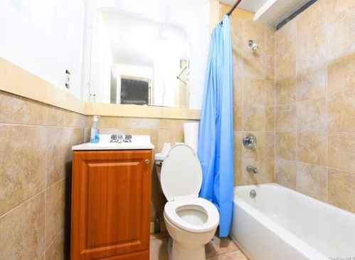 422 158th St, Bronx NY 10456-7702 exterior