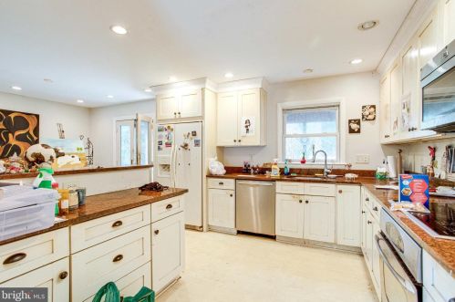 1503 Cool Spg Dr, Alexandria VA 22308-1619 exterior