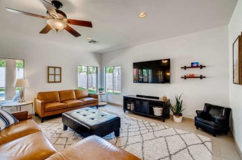 2426 Barbie Ln, Phoenix AZ 85085-5004 exterior