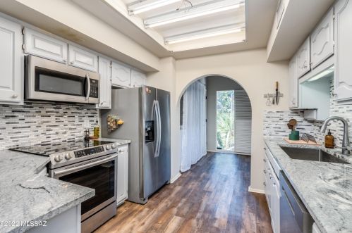 556 Dodge Blvd, Tucson AZ  85716-5162 exterior