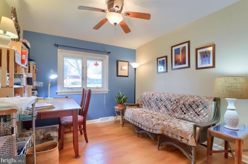 306 Blf Vw Dr, Lancaster PA 17601-4136 exterior