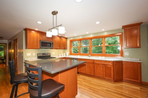 494 Mtn Rd, Concord NH 03301-6902 exterior