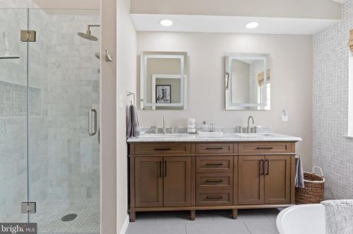 3809 Elbert Ave, Alexandria VA 22305-2042 exterior