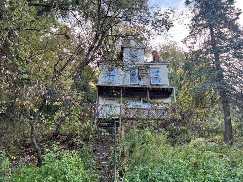 1206 Lakewood Ave, Pittsburgh, PA 15220-4826