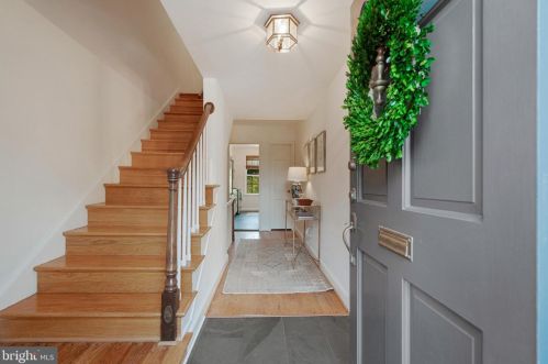 1613 Belle Haven Rd, Alexandria, VA 22307-1222