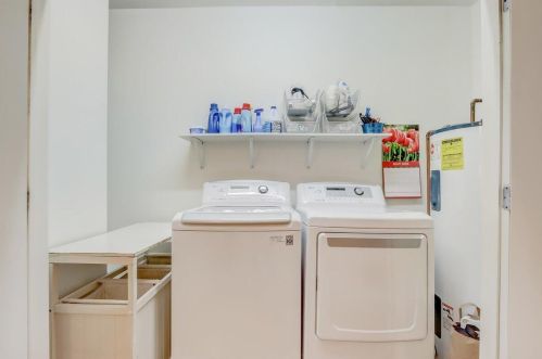 1522 Prospect Ave, Milwaukee WI 53202-6512 exterior