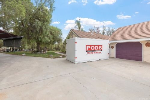 38325 De Portola Rd, Temecula CA 92592-8984 exterior