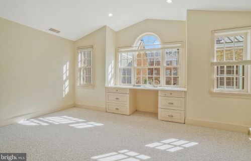 207 Fairfax St, Alexandria VA 22314-3304 exterior