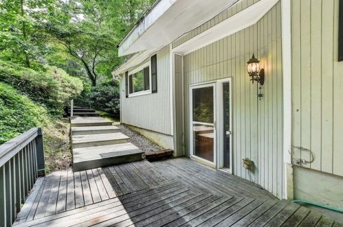 405 Forest Valley Rd, Atlanta, GA 30342-2354