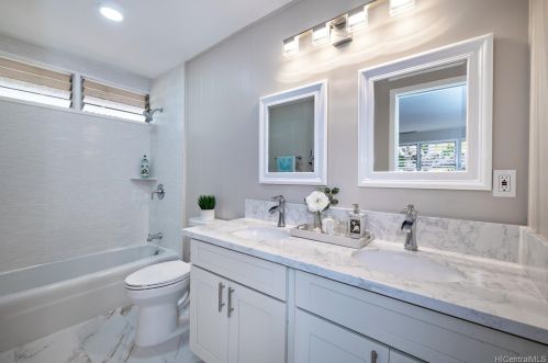 3481 Ala Akulikuli St, Honolulu HI 96818-2220 exterior