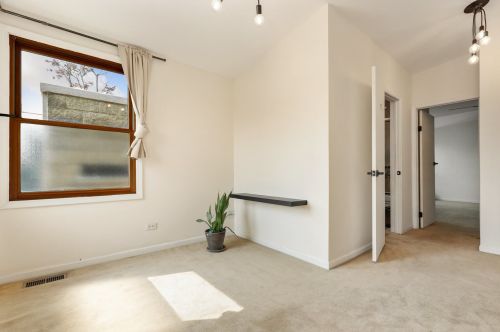 1817 Honore St, Chicago IL 60657-2007 exterior