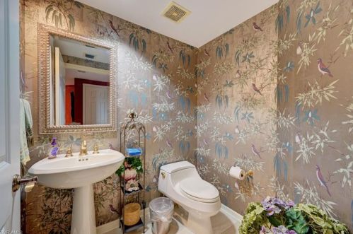 7225 Pelican Bay Blvd, Naples FL 34108-5515 exterior