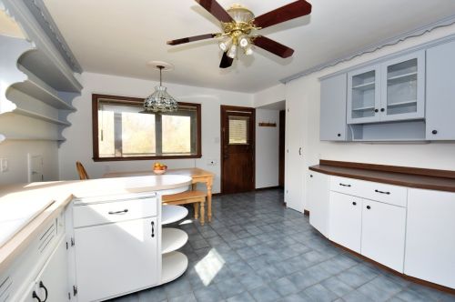 4902 Kinnickinnic Riv Pkwy, Milwaukee WI 53219-3277 exterior