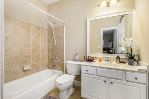 5239 Barrington Trce Dr, Atlanta GA 30331-9110 exterior