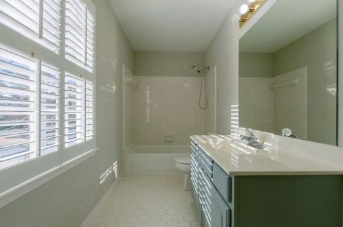 8913 Carroll Mnr Dr, Atlanta GA 30350-2080 exterior