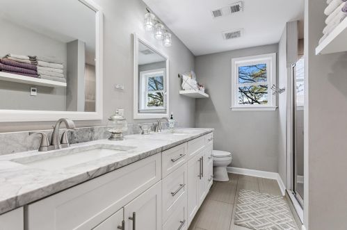 4850 Santa Monica Blvd, Milwaukee WI 53217-4618 exterior