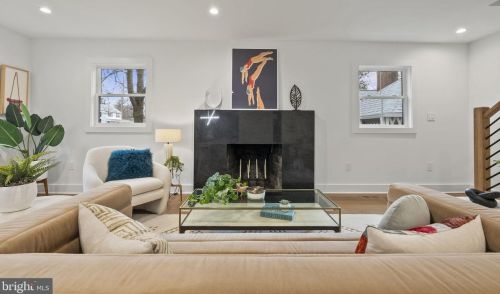 2706 Valley Dr, Alexandria VA  22302-2845 exterior