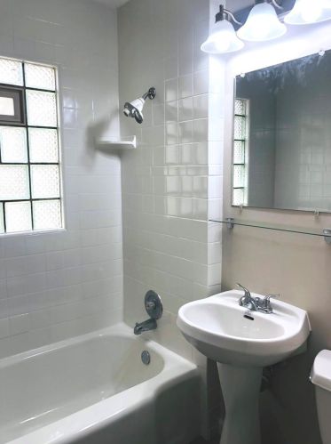 1011 Richmond St, Joliet IL 60435-6878 exterior