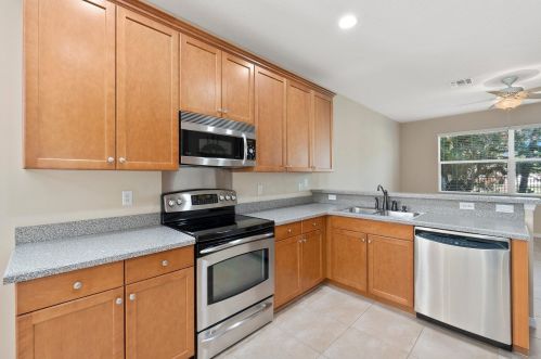 10084 Stonegate Dr, Fort Pierce FL 34987-2423 exterior