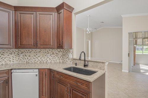 312 Treeline Trce, Fort Pierce FL 34986-2652 exterior