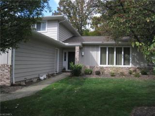 32893 Cromwell Dr, Cleveland OH  44139-4801 exterior