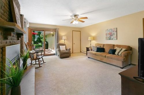 720 County Rd B, Saint Paul MN 55117-1804 exterior