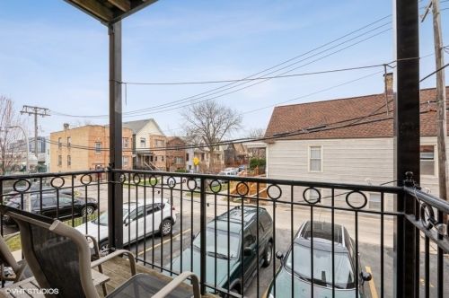 2753 Melrose St, Chicago IL  60618-5907 exterior