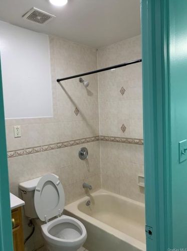 730 218th St, Bronx NY 10467-5881 exterior