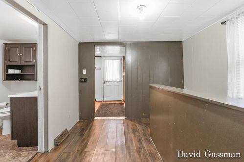 2386 Manahan Ave, Meskegon MI 49444-2666 exterior