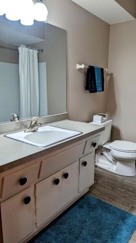 4914 104, Milwaukee WI 53228-3204 exterior