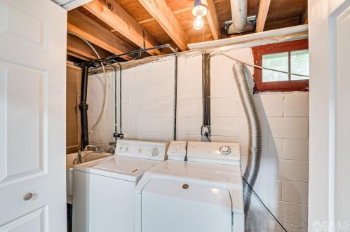 53 Fairmount Ave, Edison NJ  08820-2032 exterior