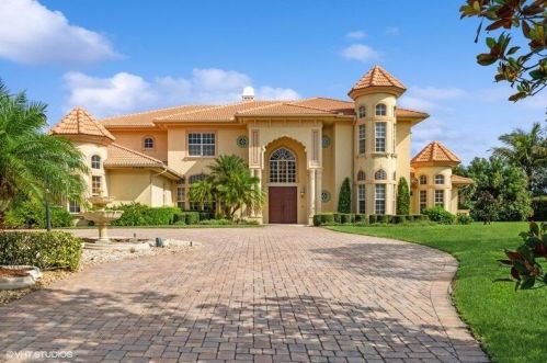 7956 Plantation Lakes Dr, Fort Pierce, FL 34986-3011