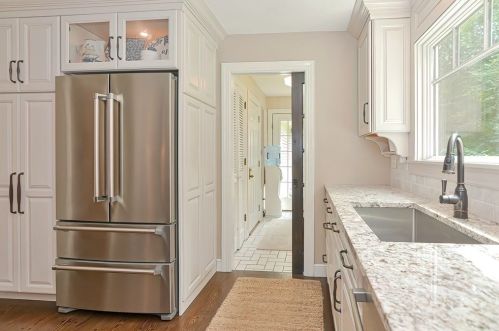 5 Maple Ln, Sutton MA 01590-1810 exterior