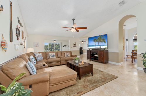 110 Twylite Ter, Fort Pierce FL  34983-1247 exterior