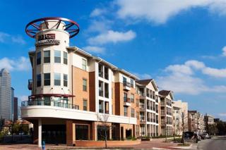 302 Gray St, Houston TX  77019-4441 exterior