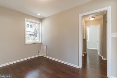 11611 Mapleview Dr, Silver Spring MD 20902-2327 exterior