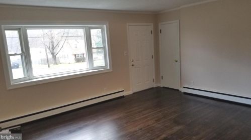 12 Gln Clair Dr, Trenton NJ 08618-1943 exterior