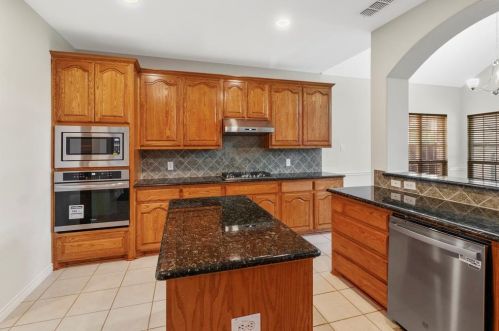 1365 Patch Grv Dr, Frisco TX 75033-0547 exterior