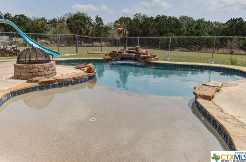 32070 Jay Bird Ln, Spring Branch TX exterior