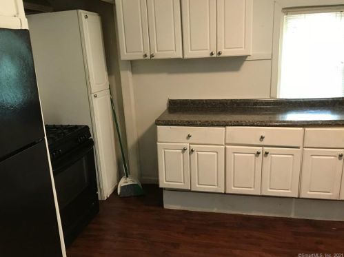 6 Smt St, Derby CT 06418-1242 exterior